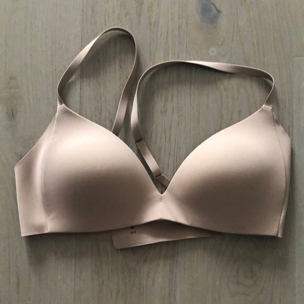 Lululemon Take Shape Bra in Soft sand +free bag